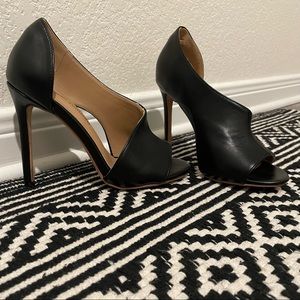Black heels • size 5 •
